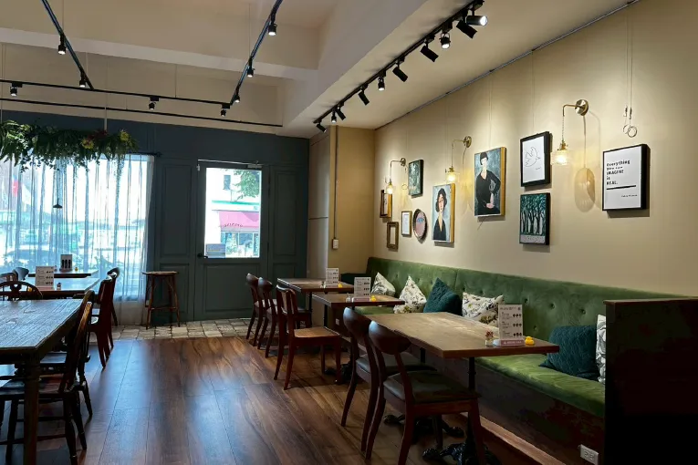 888 Cafe' 除提供餐飲服務外，亦開放場地租借